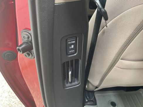 Certified 2023 Honda Odyssey EX image 14