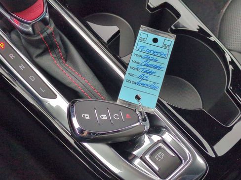 New 2026 Chevrolet Trax RS w/ Sunroof Package image 30