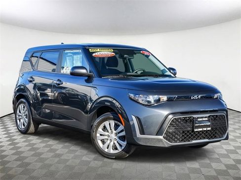 Certified 2023 Kia Soul LX image 2