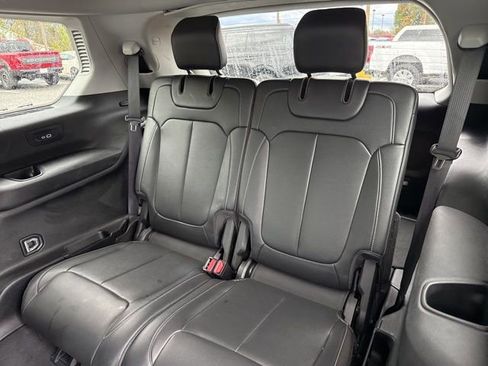 Used 2022 Jeep Grand Cherokee L Limited image 18