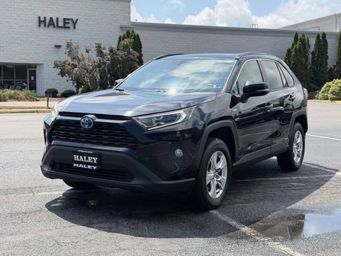 Used 2021 Toyota RAV4 XLE w/ Convenience Package AWD/4WD image 23