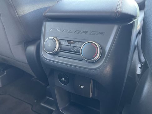 Used 2025 Ford Explorer Active image 14