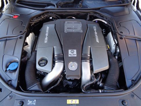 Used 2016 Mercedes-Benz S 63 AMG 4MATIC Coupe w/ Driver Assistance Package image 9