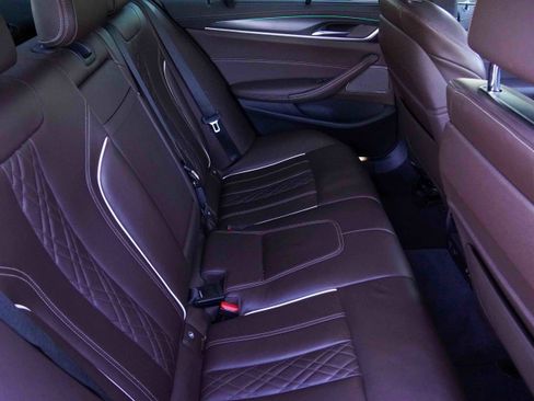 Certified 2022 BMW M550i xDrive w/ Executive Package image 37