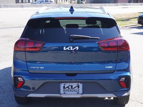 Used 2022 Kia Niro LX image 9