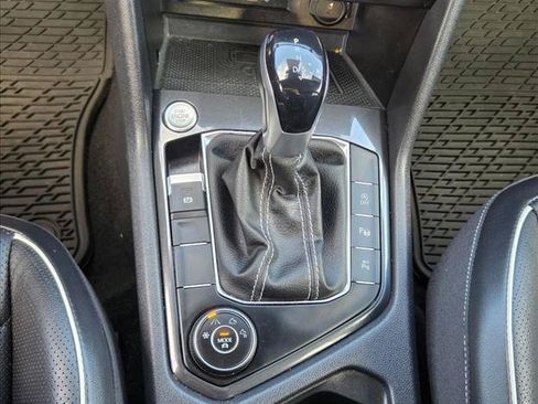 Used 2022 Volkswagen Tiguan SEL R-Line AWD/4WD image 13