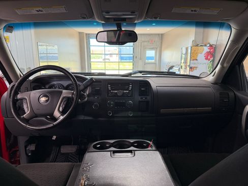 Used 2007 Chevrolet Silverado 1500 LT w/ 1LT Convenience Package AWD/4WD image 13