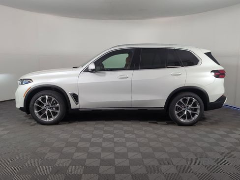 Used 2026 BMW X5 sDrive40i w/ Premium Package image 2