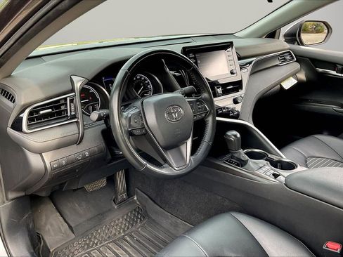Used 2022 Toyota Camry SE FWD image 18