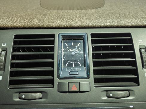 Used 2006 Cadillac DTS w/ Sun And Sound Package FWD image 17