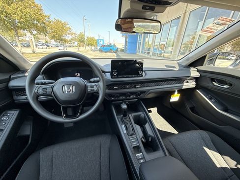 New 2025 Honda Accord SE image 7
