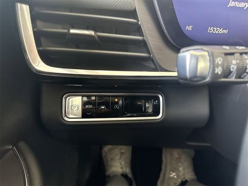 Used 2025 Buick Envision Preferred image 17