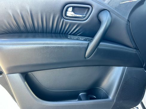 Used 2021 Nissan Armada SV image 8