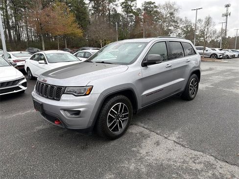 Used 2020 Jeep Grand Cherokee Trailhawk w/ Trailhawk Luxury Group image 3