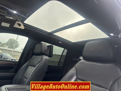 Used 2021 Chevrolet Suburban High Country w/ Premium Package AWD/4WD image 19