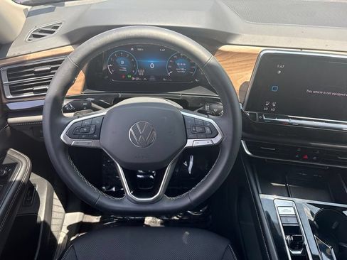 Used 2024 Volkswagen Atlas SE FWD image 15
