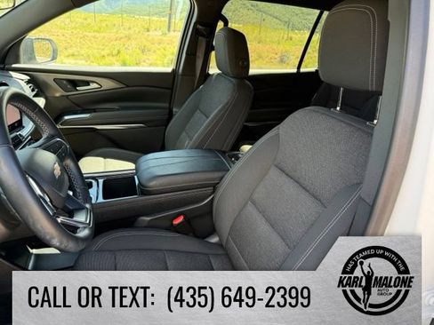 Used 2025 Chevrolet Traverse LT w/ Driver Confidence Package AWD/4WD image 14