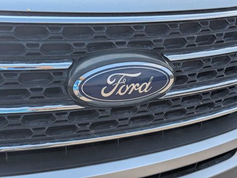 Used 2023 Ford Explorer XLT w/ Equipment Group 202A AWD/4WD image 11