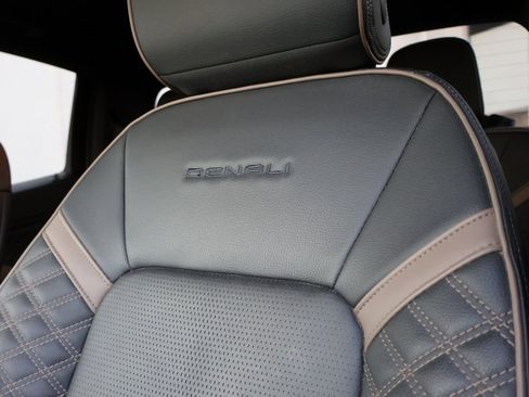 Used 2023 GMC Canyon Denali image 41