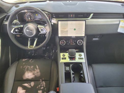 New 2026 Jaguar F-PACE R-Dynamic S image 8