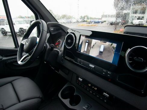 New 2025 Mercedes-Benz Sprinter 2500 image 15
