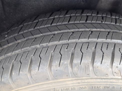 Used 2024 Toyota RAV4 XLE AWD/4WD image 10