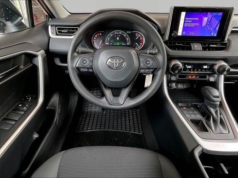 Used 2023 Toyota RAV4 LE AWD/4WD image 8