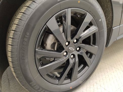 Used 2024 Chevrolet Equinox LS w/ Midnight Edition FWD image 31