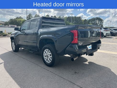 Used 2025 Toyota Tacoma SR5 AWD/4WD image 9