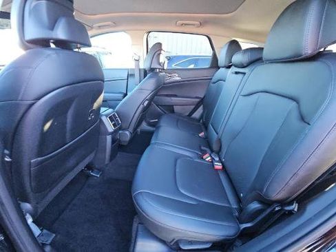 Used 2025 Kia Sportage EX w/ Premium Package image 7