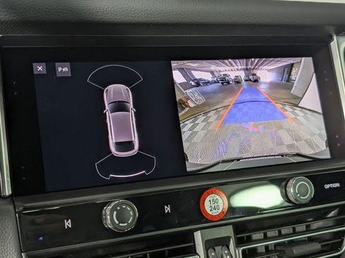 New 2026 Porsche Macan image 32