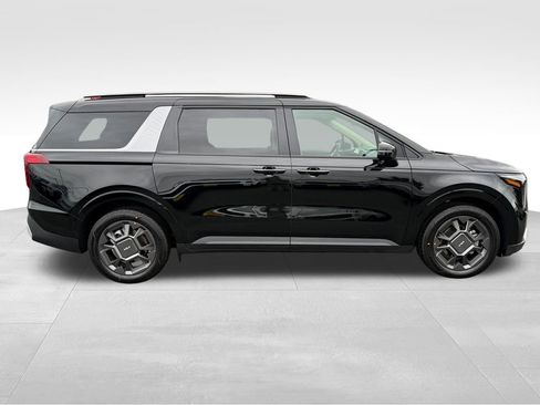 New 2026 Kia Carnival EX image 9