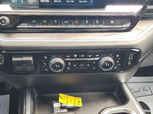 Used 2022 Chevrolet Silverado 1500 LTZ AWD/4WD image 20