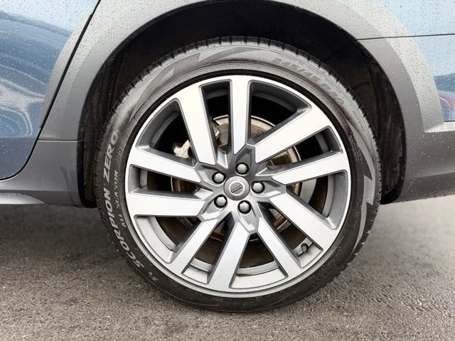 Used 2025 Volvo V90 B6 Cross Country Plus w/ Protection Package Premier AWD/4WD image 27