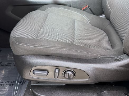 Used 2023 Chevrolet Traverse LT FWD image 21