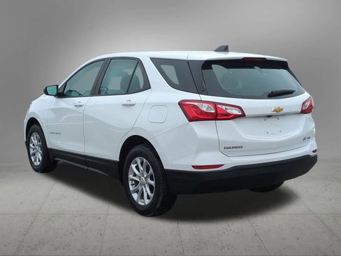 Used 2021 Chevrolet Equinox LS image 4