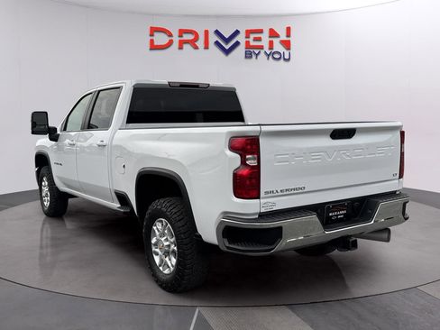 Used 2024 Chevrolet Silverado 2500 LT image 3