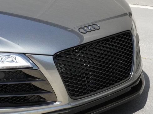 Used 2012 Audi R8 V10 AWD/4WD image 38