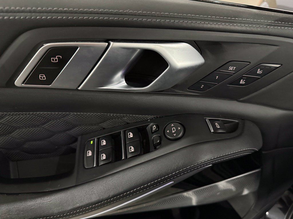 Used 2021 BMW X5 M w/ Competition Package AWD/4WD image 19