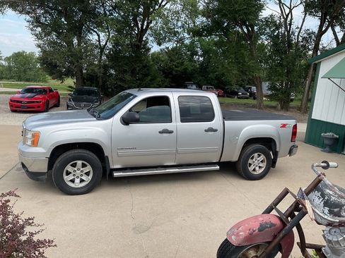 Used 2011 GMC Sierra 1500 SLE w/ Power Tech Package AWD/4WD image 6