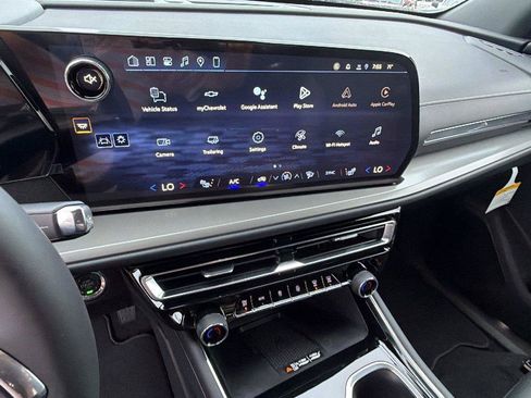 New 2026 Chevrolet Traverse LT w/ Driver Confidence Package FWD image 25