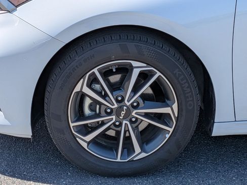 Used 2023 Kia Forte LXS image 10