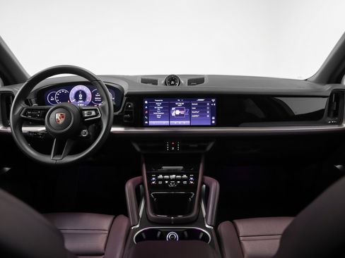 Used 2025 Porsche Cayenne E-Hybrid image 30