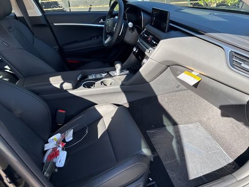 New 2026 Genesis G70 2.5T image 11
