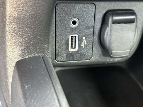 Used 2024 Nissan Versa S w/ Trunk Package image 28