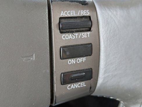 Used 2006 Nissan Titan SE image 7