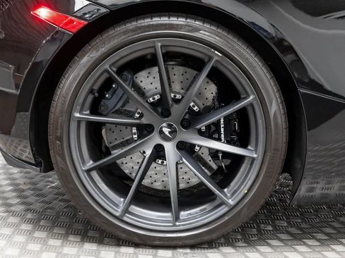 Used 2023 McLaren 720S Spider image 42