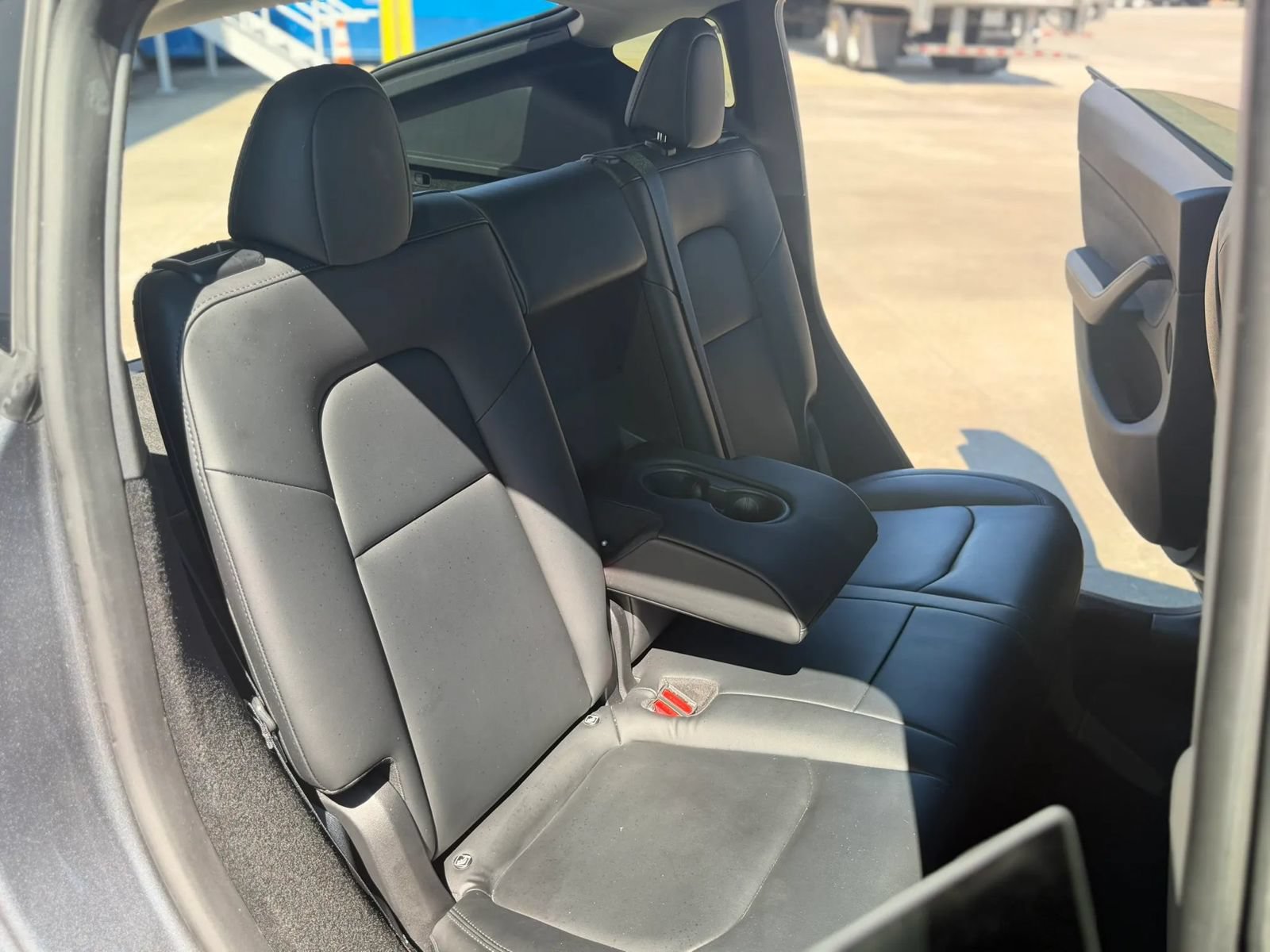 Used 2023 Tesla Model Y Long Range AWD/4WD image 23