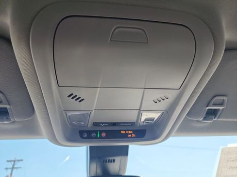 Used 2022 Chevrolet Equinox LT image 22