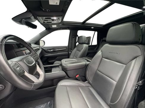 Used 2024 GMC Yukon Denali w/ Advanced Technology Package AWD/4WD image 19